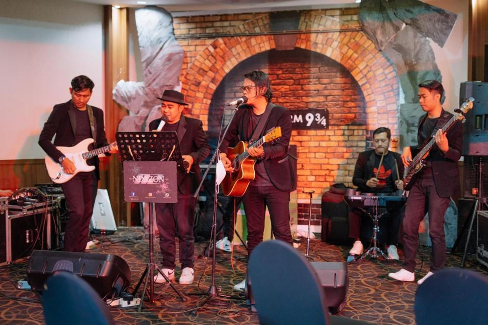 Anugrah Hotel Sukabumi Buitenkant foto
